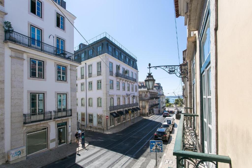 Chiado 4-Bedroom Flat Lisbon Luaran gambar