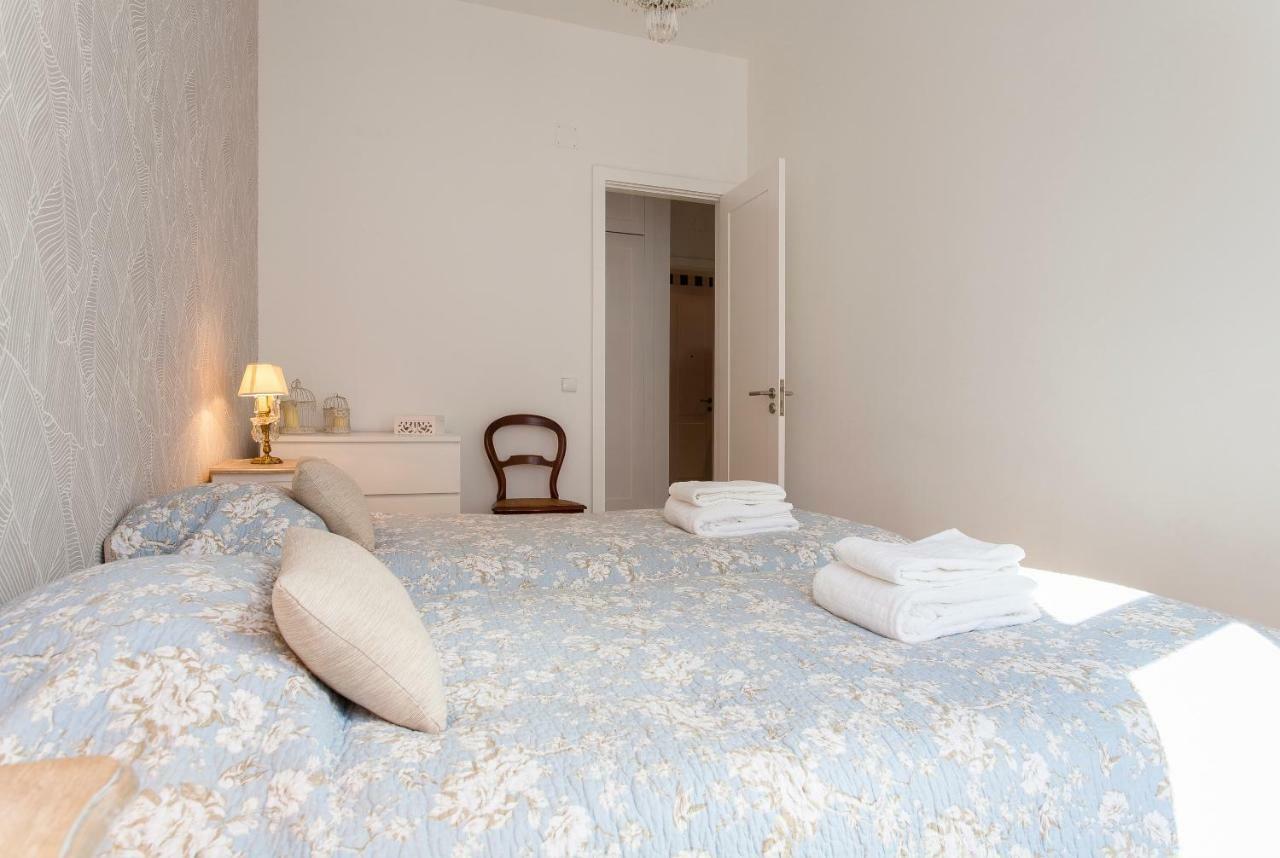 Chiado 4-Bedroom Flat Lisbon Luaran gambar